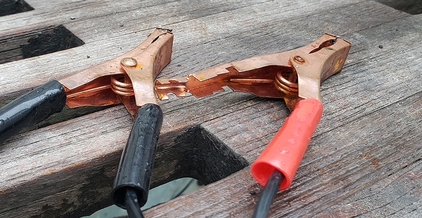 jump starter clips