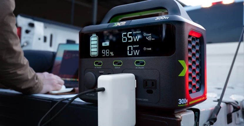 Using a power station to power a laptop